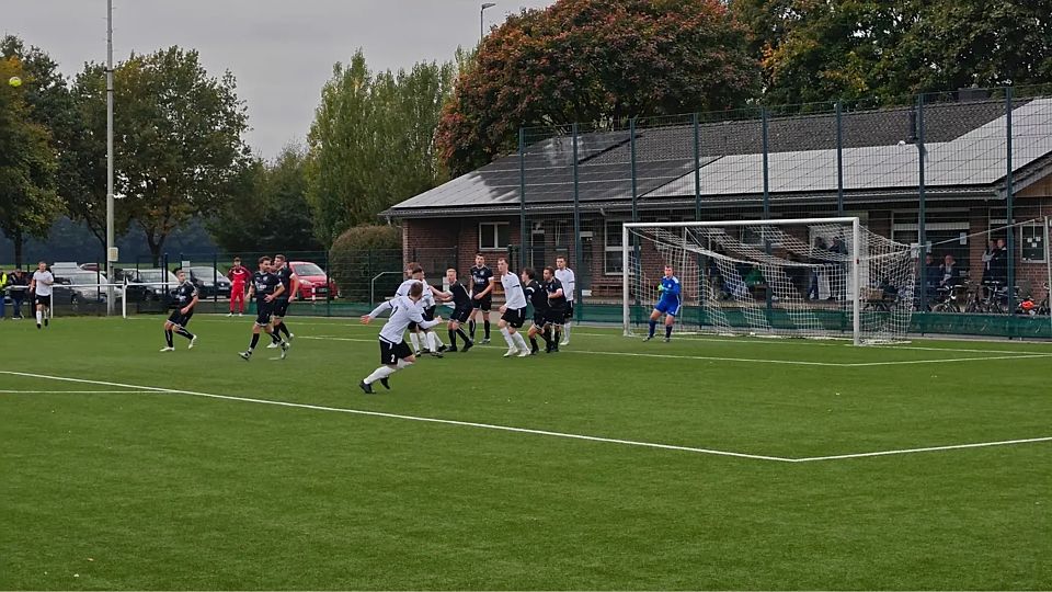 Ein kampfbetontes Spiel zwischen DJK Twiesteden und dem SV Haldern.