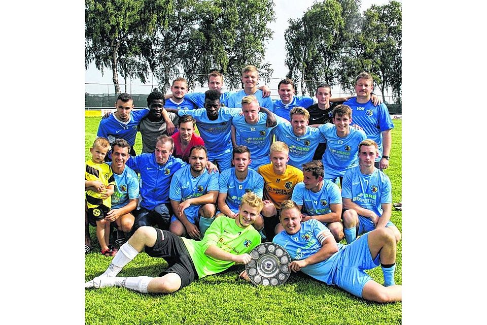 Die zweite Mannschaft des FC Germania Teveren siegte mehr als verdient bei der Fußball-Stadtmeisterschaft Geilenkirchen.Foto: agsb