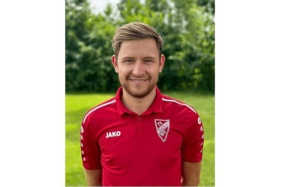 Maximilian Schmidbauer ist nach einem kurzen Intermezzo beim TV Schierling wieder zurück beim SV Ettenkofen Maximilian Schmidbauer ist nach einem kurzen Intermezzo beim TV Schierling wieder zurück beim SV Ettenkofen