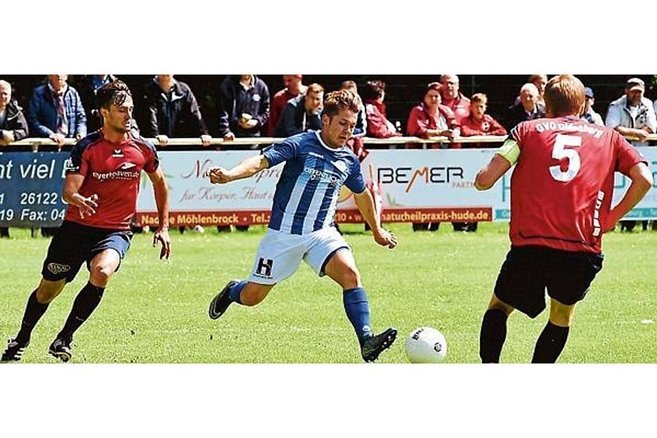 Der Altenoyther Moritz Waldow (Mitte) kommt beim in der Fußball-Regionalliga beheimateten VfB Oldenburg regelmäßig zum Einsatz.