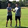 Kickers-Chefcoach Marco Wildersinn (li.) begrüßt seinen neuen Torwarttrainer Daniel Bernhardt. 