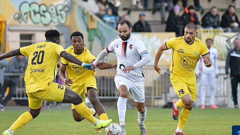 Nach der Niederlage in Schifflingen steht für Monnerich um Toni Luisi (Mitte) am Sonntag das nächste Derby an