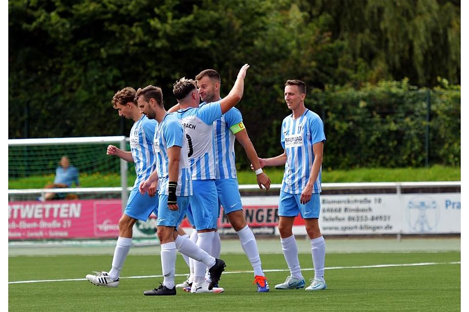 Gleich sechsmal durfte der FSV Rimbach im Hinspiel gegen Hambach jubeln. Auch im Rückspiel sieht Hambach-Coach Marco John seine Elf nur in der Außenseiterrolle.	Archivfoto: Dagmar Jährling