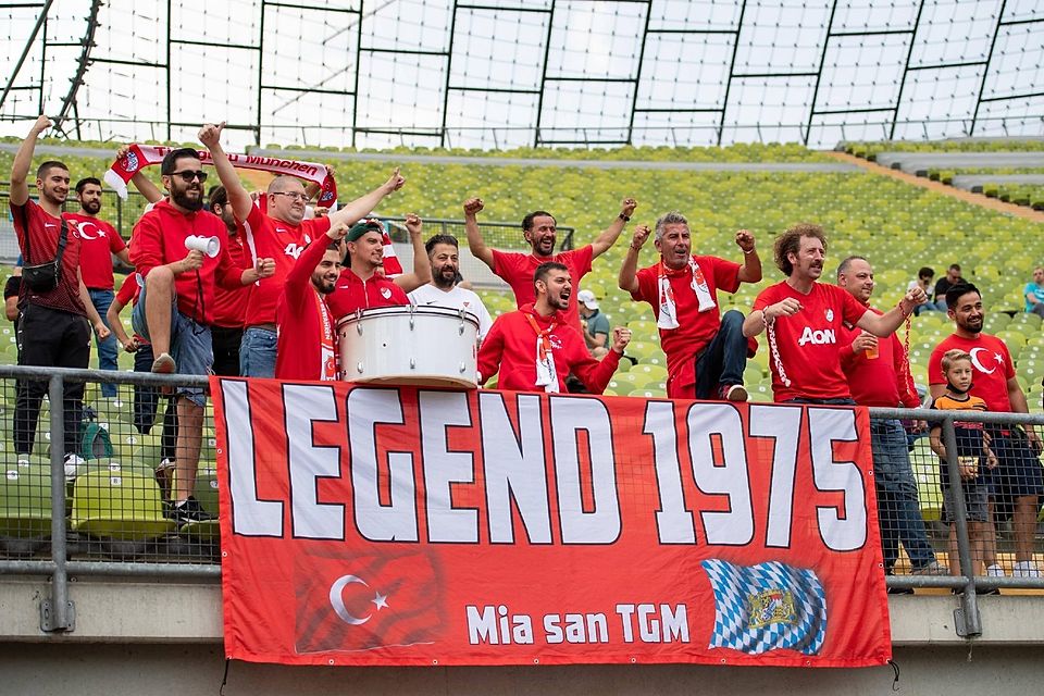 „Legend 1975“: Seit 47 Jahren ist Türkgücü München in der Landeshauptstadt zuhause - und kommende Saison auch wieder teilweise im Olympiastadion.