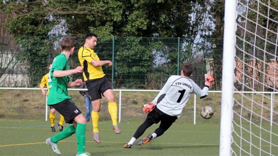 F: Micha Simon / Olaf Heine