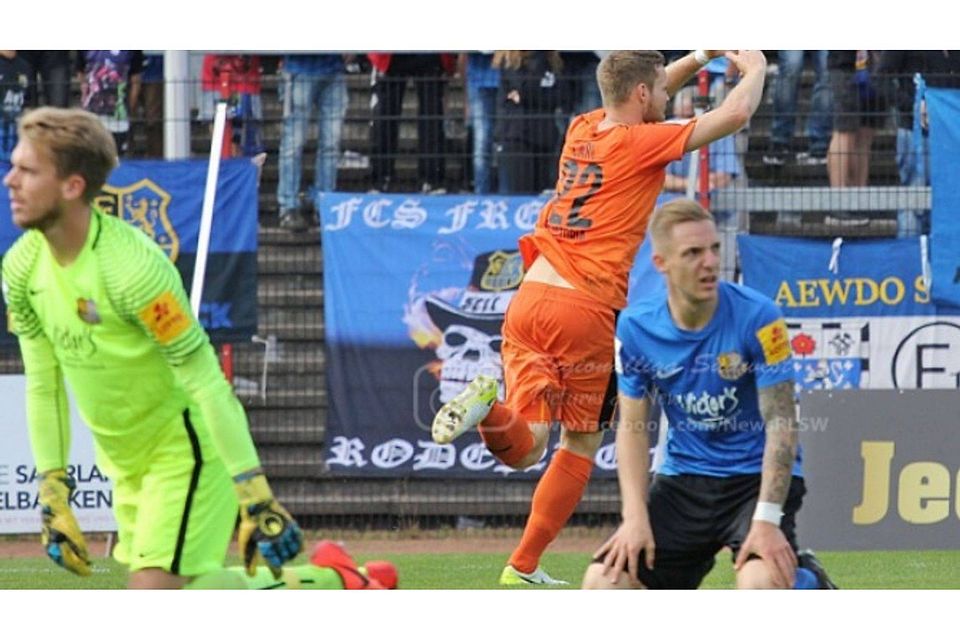 Marcel Carl bejubelt sein Tor zum zwischenzeitlichen 0:2. F: Regionalliga Südwest Pictures