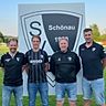 on links nach rechts: Uli Schmidhuber (Vorstand Sport SV Schönau), Andreas Steinbrunner (Co-Spielertrainer), Hans-Jürgen Nebauer (Trainer), Florian Stahlhofer (Abteilungsleiter SV Schönau).  