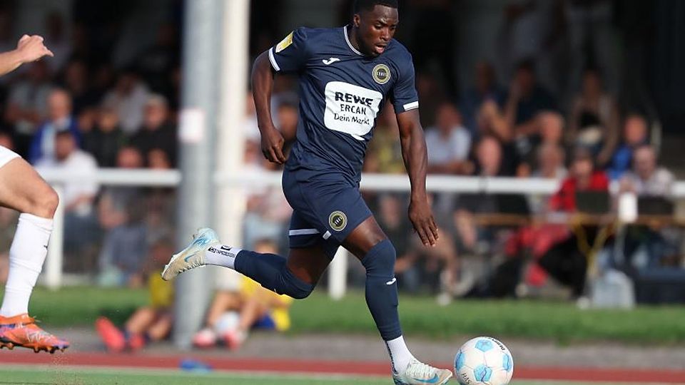 Mit ganz viel Tempo unterwegs: Irwin Pfeiffer erzielte gegen CSC Kassel den Siegtreffer - diesmal mit dem Kopf.	Foto: Joaquim Ferreira