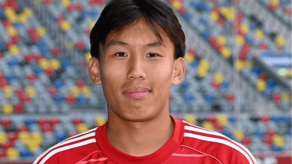 Vu hat seinen Trikot bei der Fortuna verlängert.