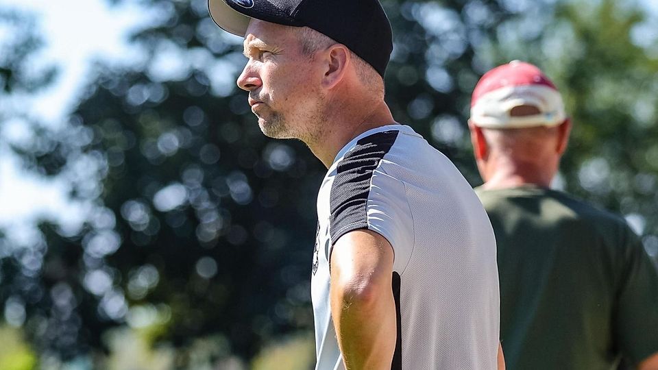 Schmeckt ihm: Trainer Thomas Englert ist sehr zufrieden mit dem Saisonstart.