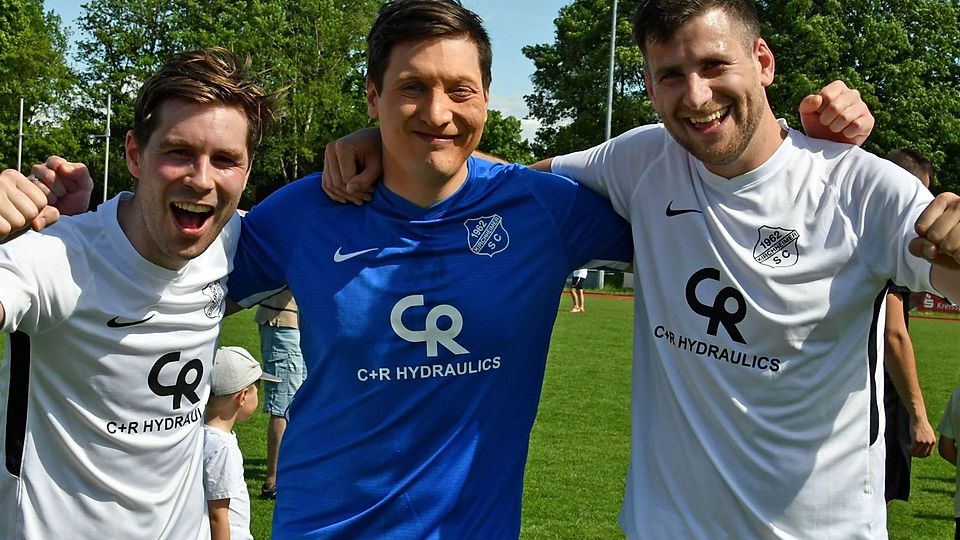 Abschied vom Landesliga-Fußball: Michael Geier, Markus Magdolen und Fabian Löns (v.l.) haben im Saisonfinale noch ein paar Einsatzminuten bekommen.
