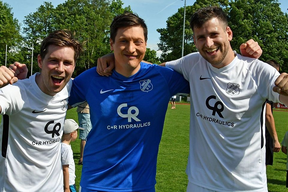 Abschied vom Landesliga-Fußball: Michael Geier, Markus Magdolen und Fabian Löns (v.l.) haben im Saisonfinale noch ein paar Einsatzminuten bekommen.
