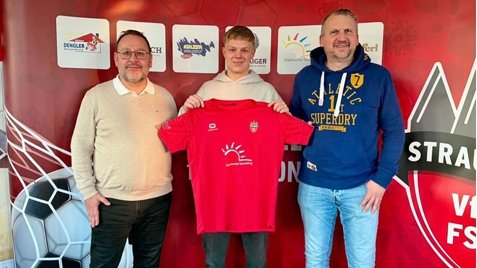 Von links nach rechts: Vorstand Jürgen Brunner, Max Plendl, Sportlicher Leiter Thomas Gabler 