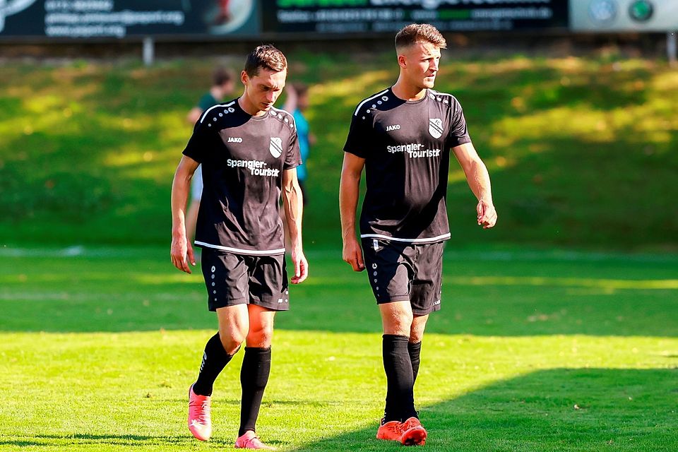 Bleiben beim FC Ehekirchen: Michael Panknin (links) und Simon Schröttle werden den Landesligisten auch in der kommenden Saison trainieren.