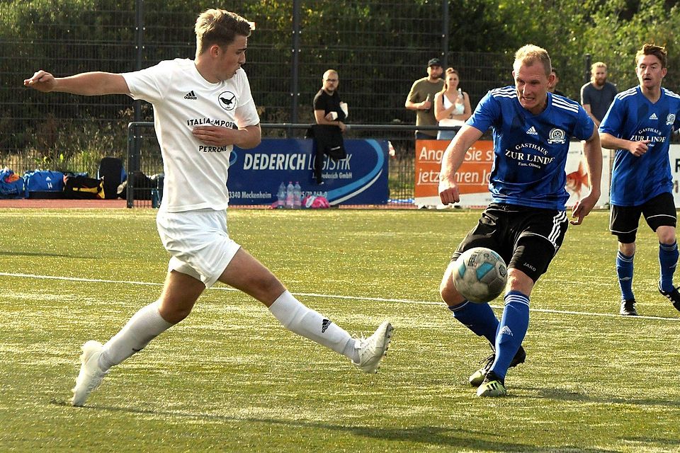 Knapp die Oberhand behielten Alexander Kober (rechts) und der FC Hertha Rheidt im Gastspiel bei RW Merl.