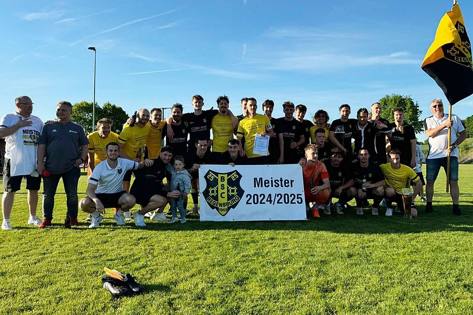 Der BSC Regensburg krönt sich zum Meister der Kreisliga 1.