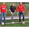 Immer am Ball: Vereinsvorsitzender Gerd Rademacher und die Vorstandsmitglieder Jürgen Deck und Joachim Rotzinger (von links)   | Foto: Rainer Ruther
