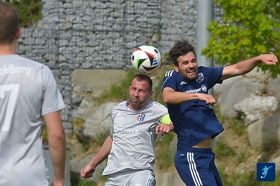 Schöfwegs Neu-Trainer Andreas Kölbl (re.) hat keine Ambitionen mehr, selbst aktiv ins Geschehen einzugreifen 