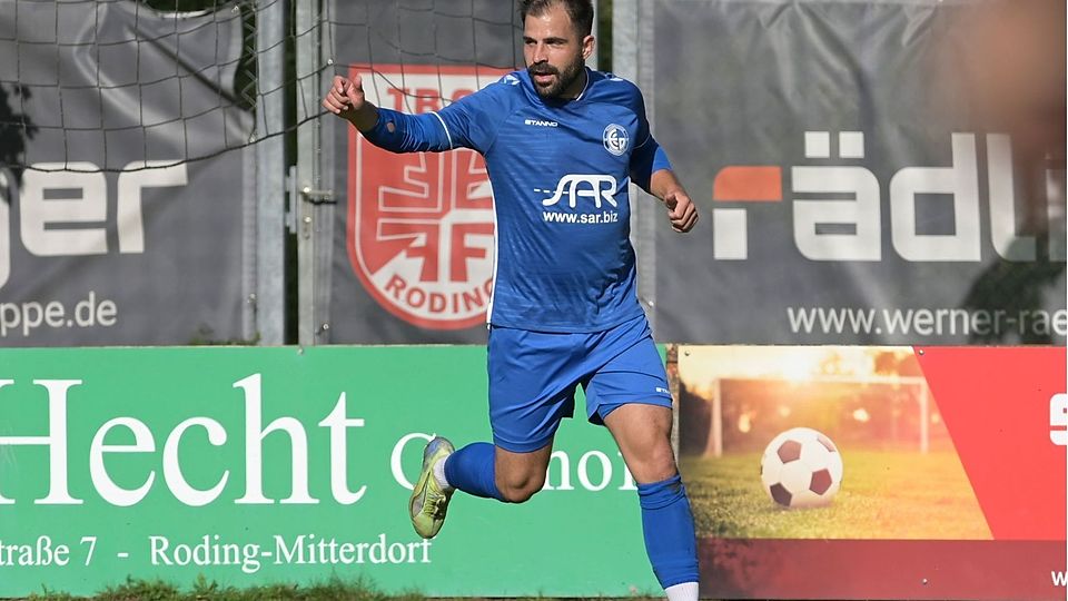 Daniel Hofer hatte mit seinem Doppelpack maßgeblichen Anteil am Sieg des FC Dingolfing gegen Roding.