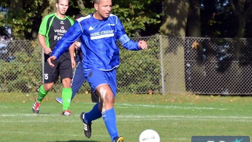 Caner Kirmizi - der Spielmacher und Kapitän des TuSpo Rengershausen am Ball