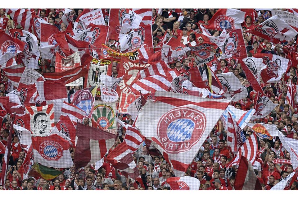 Stimmungsvoll: die Fans des FC Bayern in der Südkurve. AFP / CHRISTOF STACHE