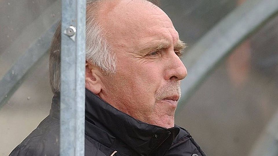 Klaus Scheer blickt voraus auf die Spielzeit 2011/12. F: Meier