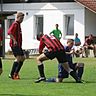 Der TSV Pemfling II (in rot-schwarz) musste zum Saisonauftakt eine unglückliche 1:0-Auswärtsniederlage beim SV Michelsdorf II hinnehmen.   F: Ertl