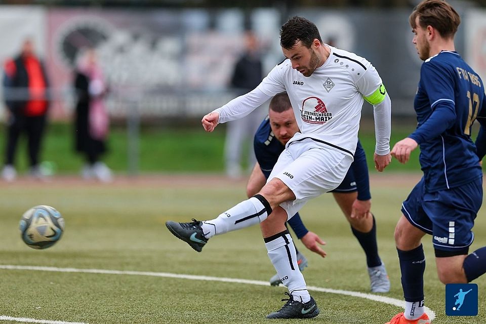 Kapitän Tobias Beck bleibt als einer von wenigen Spielern aus der "Ersten" dem FV Delkenheim über den Sommer hinaus erhalten. 