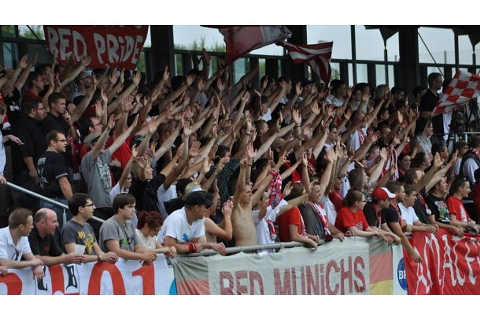 Sportlich fragwürdig, aber bei den Fans Kult: Die Bayern-Amateure haben eine große Anhängerschaft. Foto: Hübner