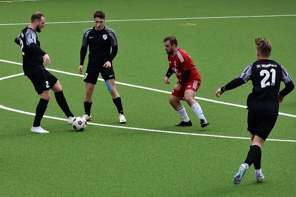 Seit Sonntagabend hat Victoria Mennrath II den Aufstieg in die Kreisliga B sicher.