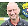 Will vor seinem Abgang an Saisonende noch den Sprung auf den Relegationsplatz schaffen: SV Holzheims Trainer Helmut Gruschka.  Foto: SV Holzheim