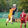Im ersten Duell setzte sich der 1. FC Lichtenfels (in rot) knapp mit 1:0 gegen die DJK Dampfach durch.