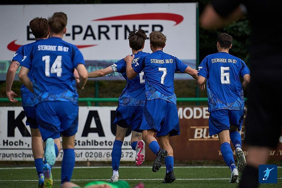Sterkrade jubelt auch gegen RWE. 