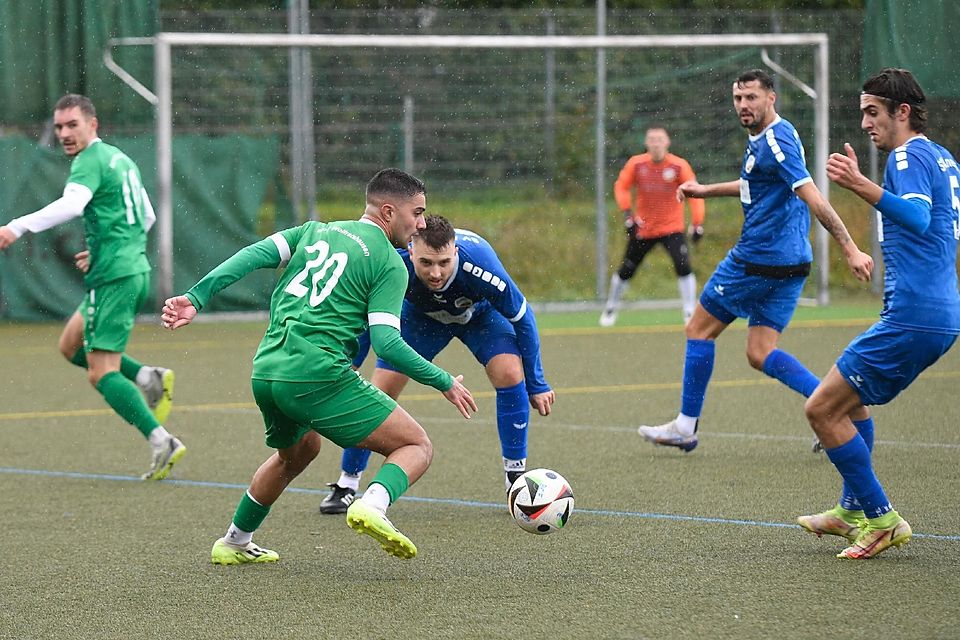 Wieder auf Kurs sind Fatih Kocyigit (li.) und der BCF Wolfratshausen nach dem Derbysieg gegen Bad Heilbrunn - und wollen es auch in Neuried bleiben.