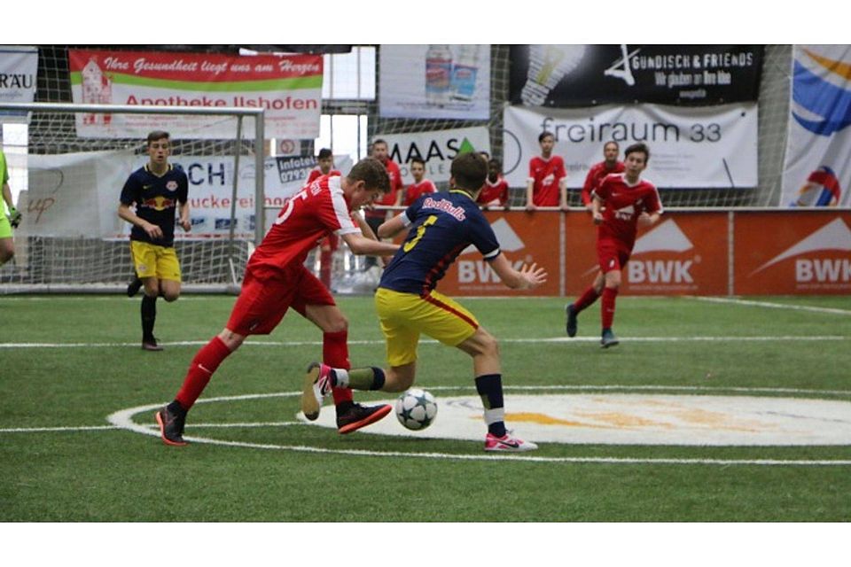 Im Auftaktspiel gegen Salzburg hat sich das Gastgeberteam ordentlich gehalten und nur fünf Gegentore kassiert. Foto: Ralf Mangold