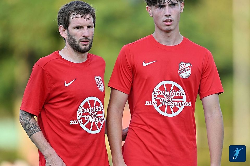 Zwei Spieler des SV Olympia Biebesheim.