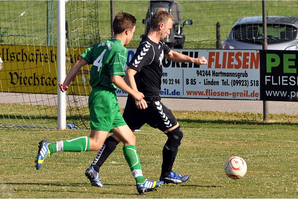 Prackenbach (rechts im Archivfoto) setzte sich im Derby durch. F: Wolfgang Heitzer