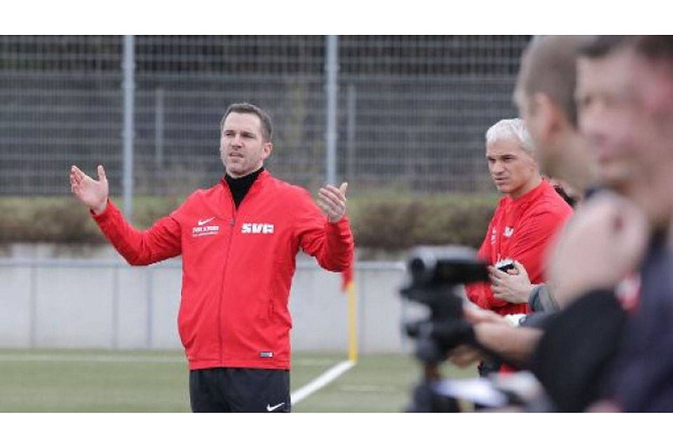 Der Trainer Marco Fischer ärgert sich über den Auftritt der Fellbacher Fußballer. Patricia Sigerist