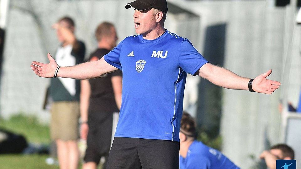 Fordert im Pokal-Halbfinale am Sonntag gegen Zeltingen volle Konzentration sowie taktische Disziplin: Hetzeraths Trainer Michael Urbild will nach dem Wiederaufstieg nun auch den Kreispokal zu den Schwarz-Weißen holen.