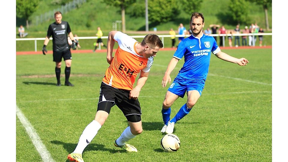 Am Dienstag kämpft der FSV Saulheim (links, orange) und am Mittwoch der TSV Gau-Odernheim (rechts, blau) um das Weiterkommen im Verbandspokal. F: Wolff