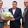  Carl Krumbholz (li.) gemeinsam mit Dr. Olaf Wünsch (re.) bei der Verabschiedung des Kreis-Schiedsrichterobmanns (KSO) Jena-Saale-Orla Jan Schröder am 12.1.219 in Jena.
