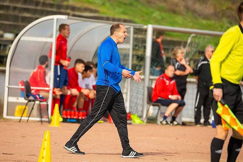 Cheftrainer Oliver Richter wird auch in der neuen Saison an der Seitenlinie der Strausberger Vollgas geben.