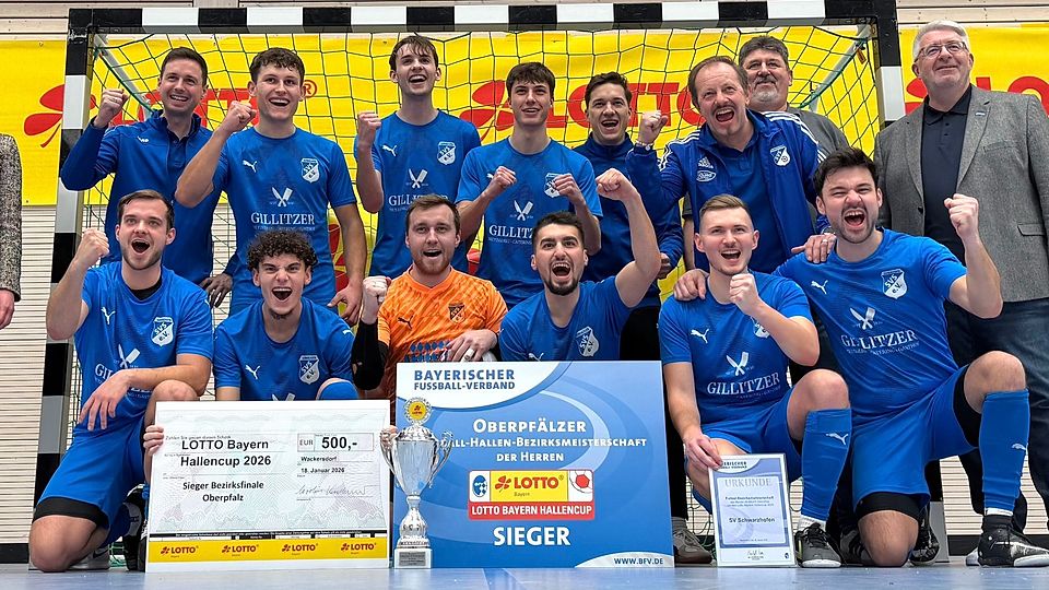 Zum ersten Mal darf sich der SV Schwarzhofen in die Siegerliste der Oberpfälzer Hallenmeister eintragen.