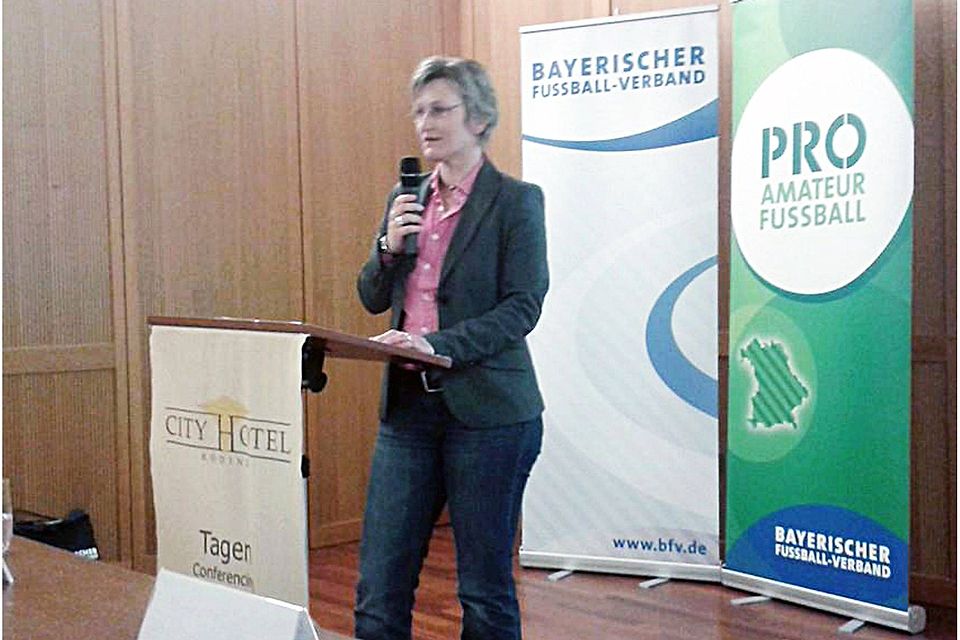 Die neue BFV-Vizepräsidentin Silke Raml war Ehrengast in Roding.