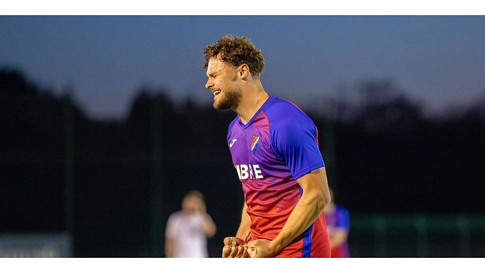 Kevin Gleißner spielt sich beim Fußball-Verbandsligisten TSV Steinbach II in den Fokus. (Archivbild) © Björn Franz