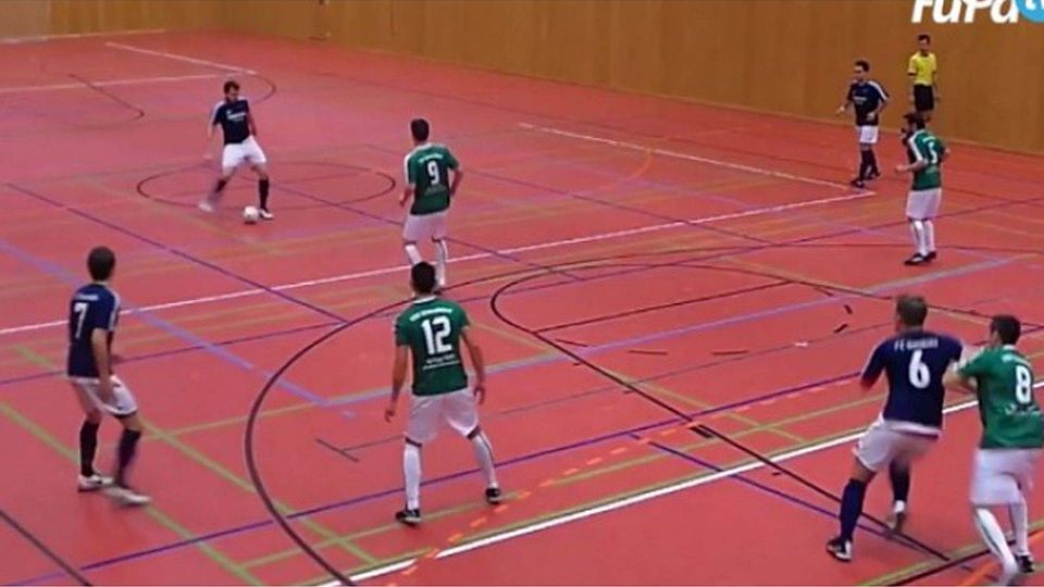 Schnelldorf (grün) siegte im Finale gegen Dombühl.