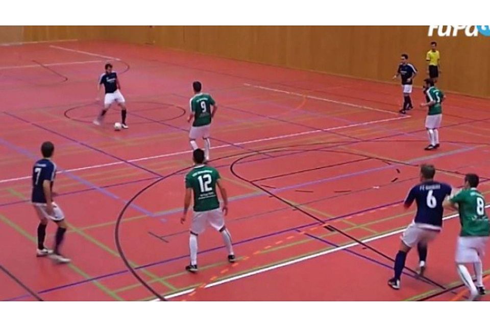 Schnelldorf (grün) siegte im Finale gegen Dombühl.