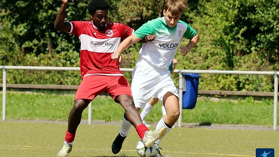 Der FC Freudenberg drehte das Spiel bei Hellas Schierstein und bleibt Erster.