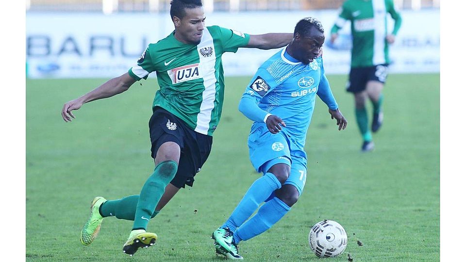 Randy Edwini-Bonsu (rechts) schließt sich dem VfR Aalen an. Foto: Pressefoto Baumann