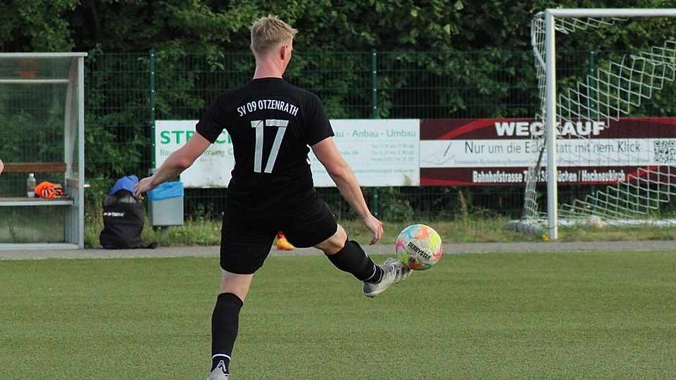 Der SV Otzenrath kann endlich den neuen Kunstrasenplatz nutzen.